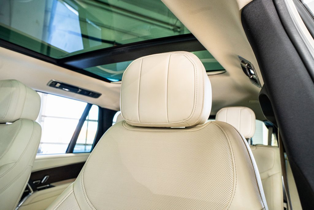 Used 2023 Land Rover Range Rover Long Wheelbase SE image 38