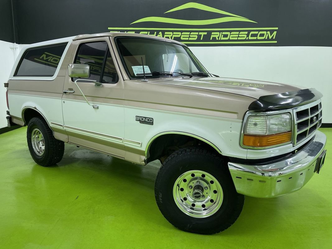 Used 1996 Ford Bronco XLT image 1