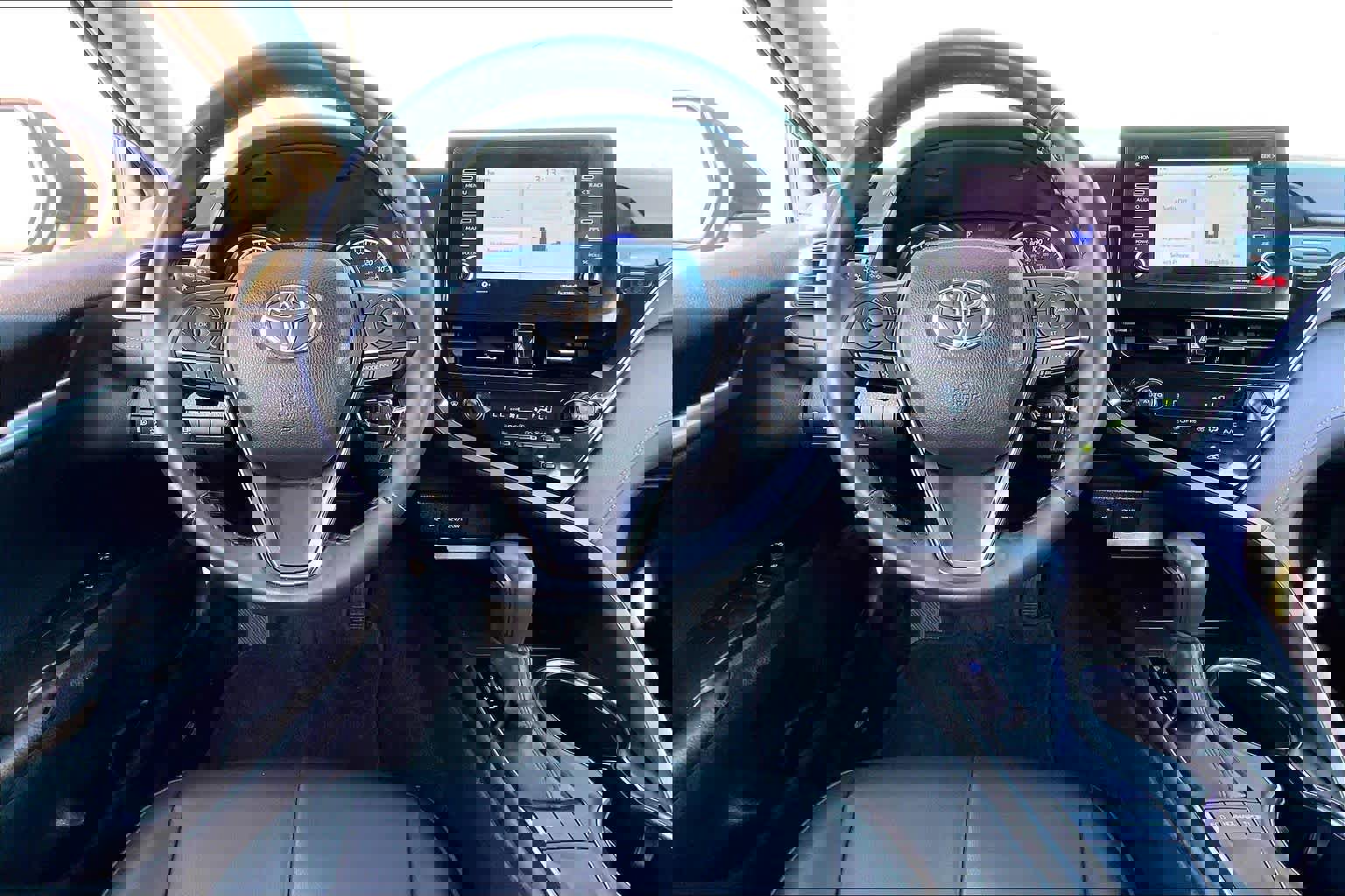 Used 2024 Toyota Camry SE image 5