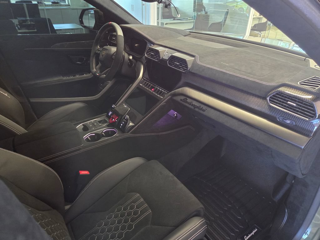 Used 2024 Lamborghini Urus Performante AWD/4WD image 14
