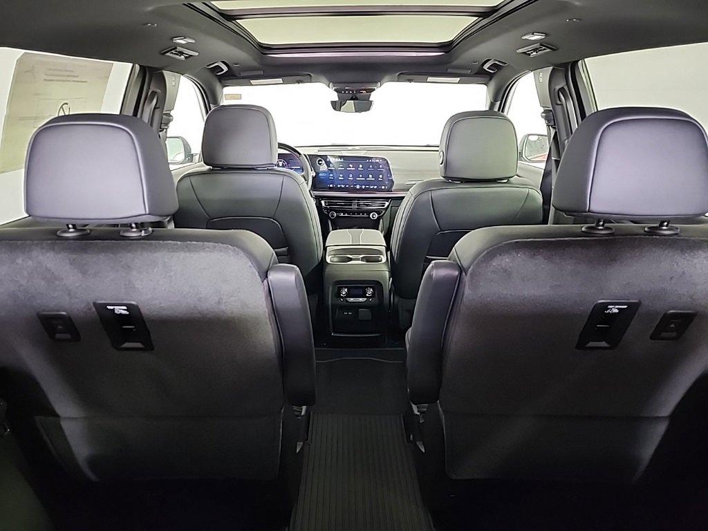 New 2026 Chevrolet Traverse RS image 13