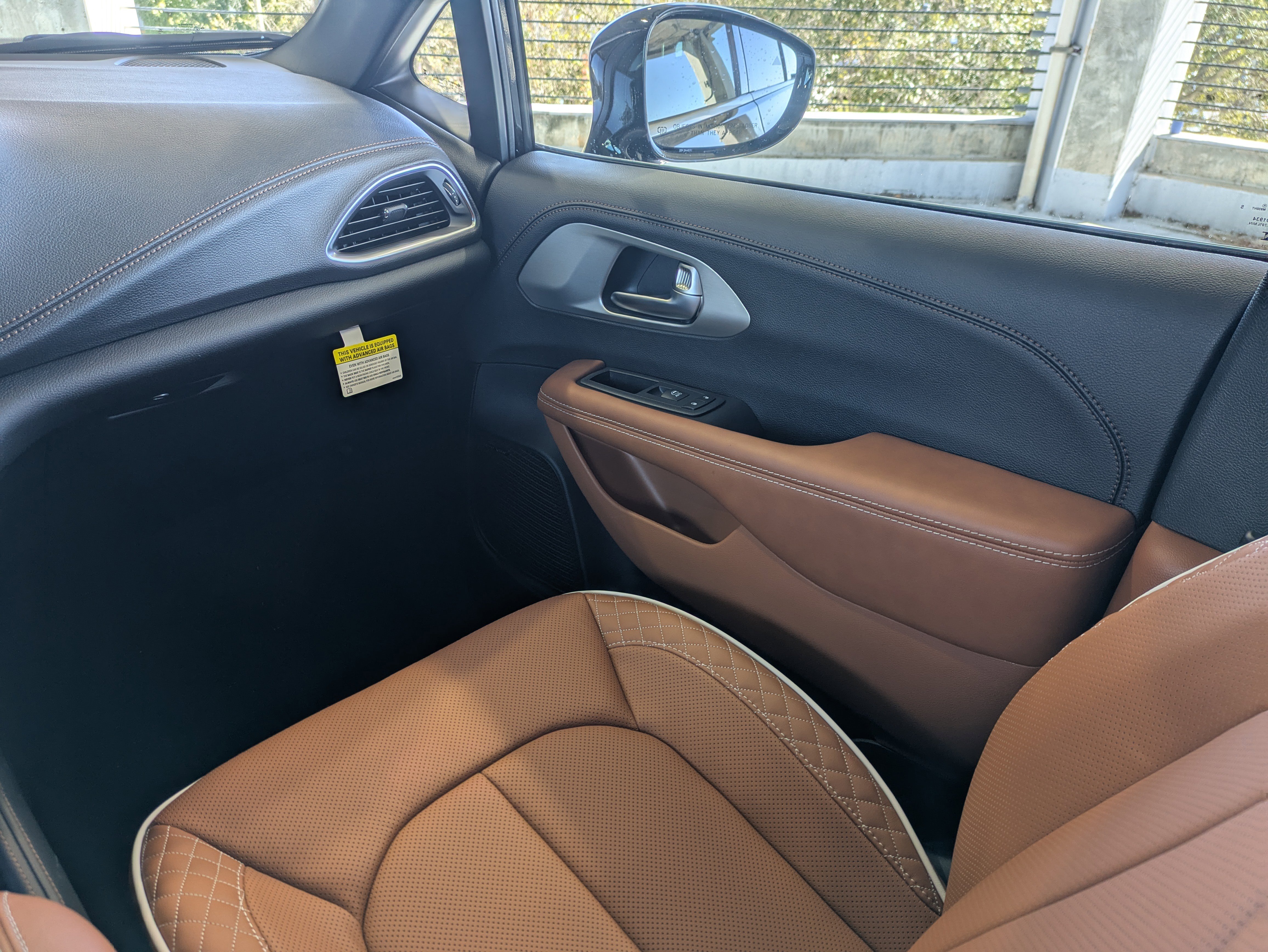 New 2026 Chrysler Pacifica Pinnacle w/ Trailer Tow Group image 18