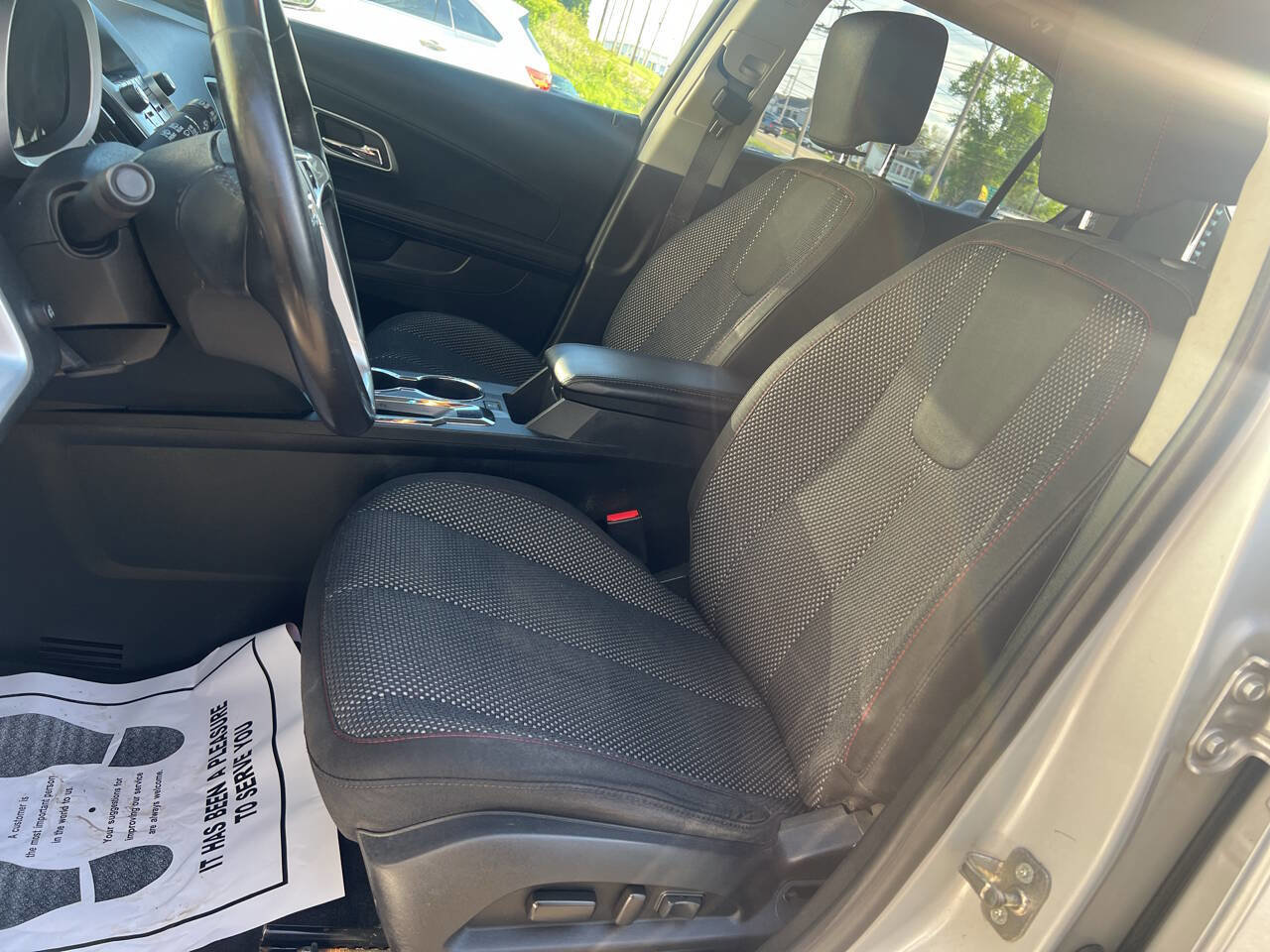 Used 2017 Chevrolet Equinox LT w/ Convenience Package image 10