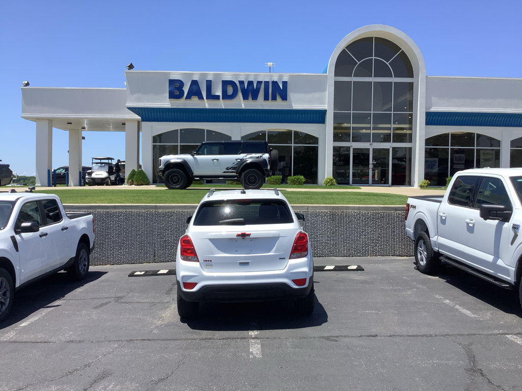 Used 2020 Chevrolet Trax LT w/ Redline Edition AWD/4WD image 6
