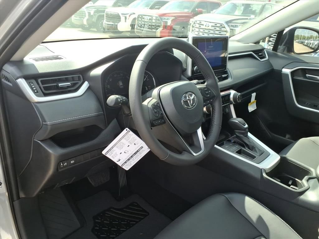 Certified 2025 Toyota RAV4 XLE Premium image 7