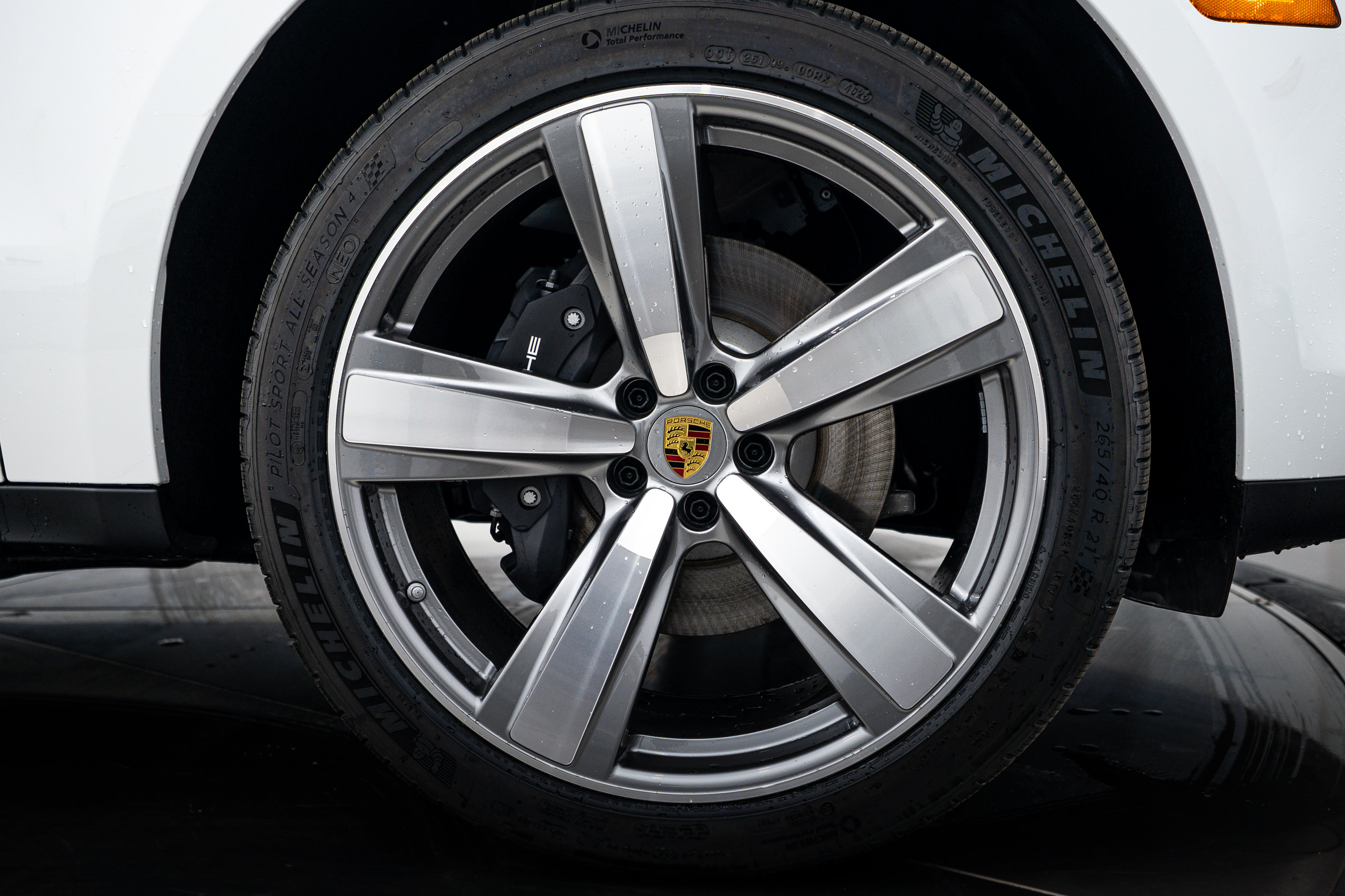 New 2026 Porsche Macan AWD/4WD image 11