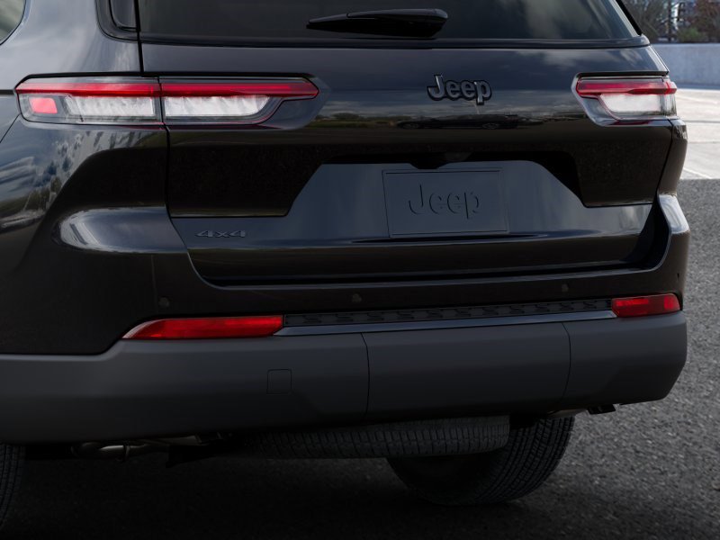 New 2025 Jeep Grand Cherokee L Altitude image 13