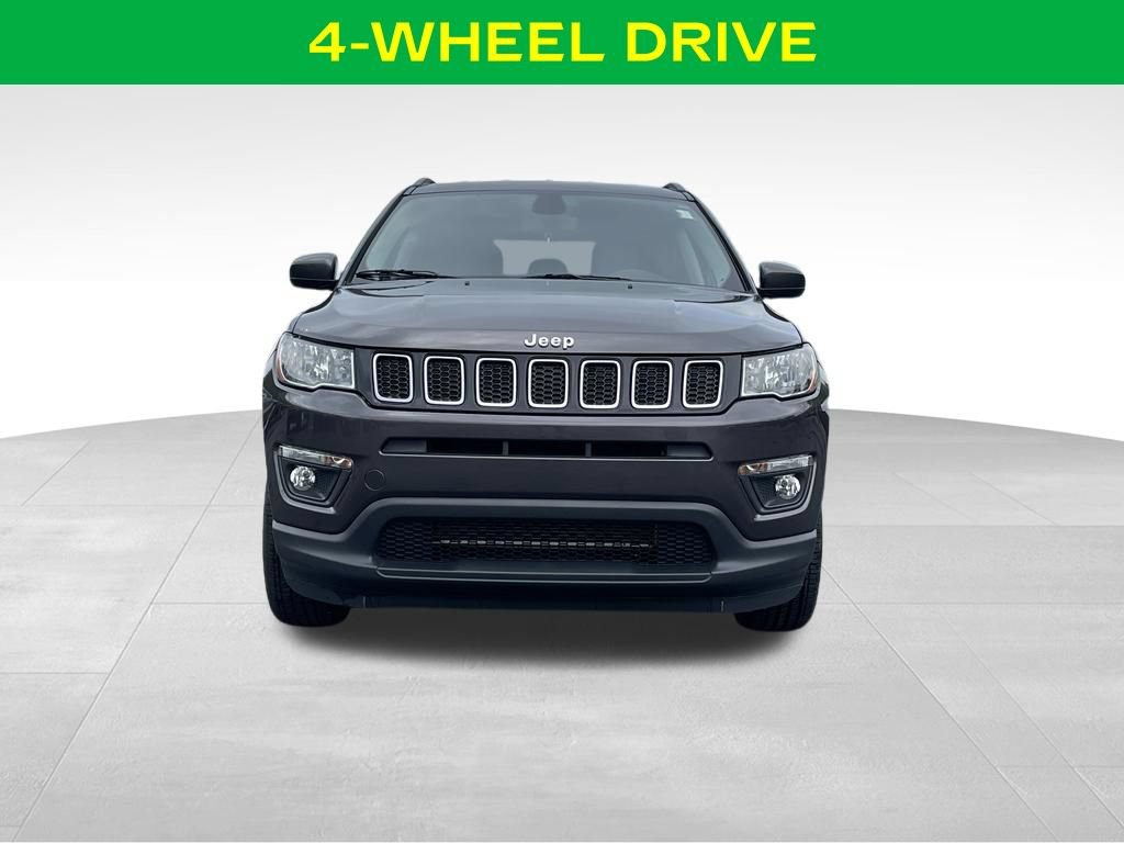 Used 2020 Jeep Compass Latitude w/ Cold Weather Group AWD/4WD image 3