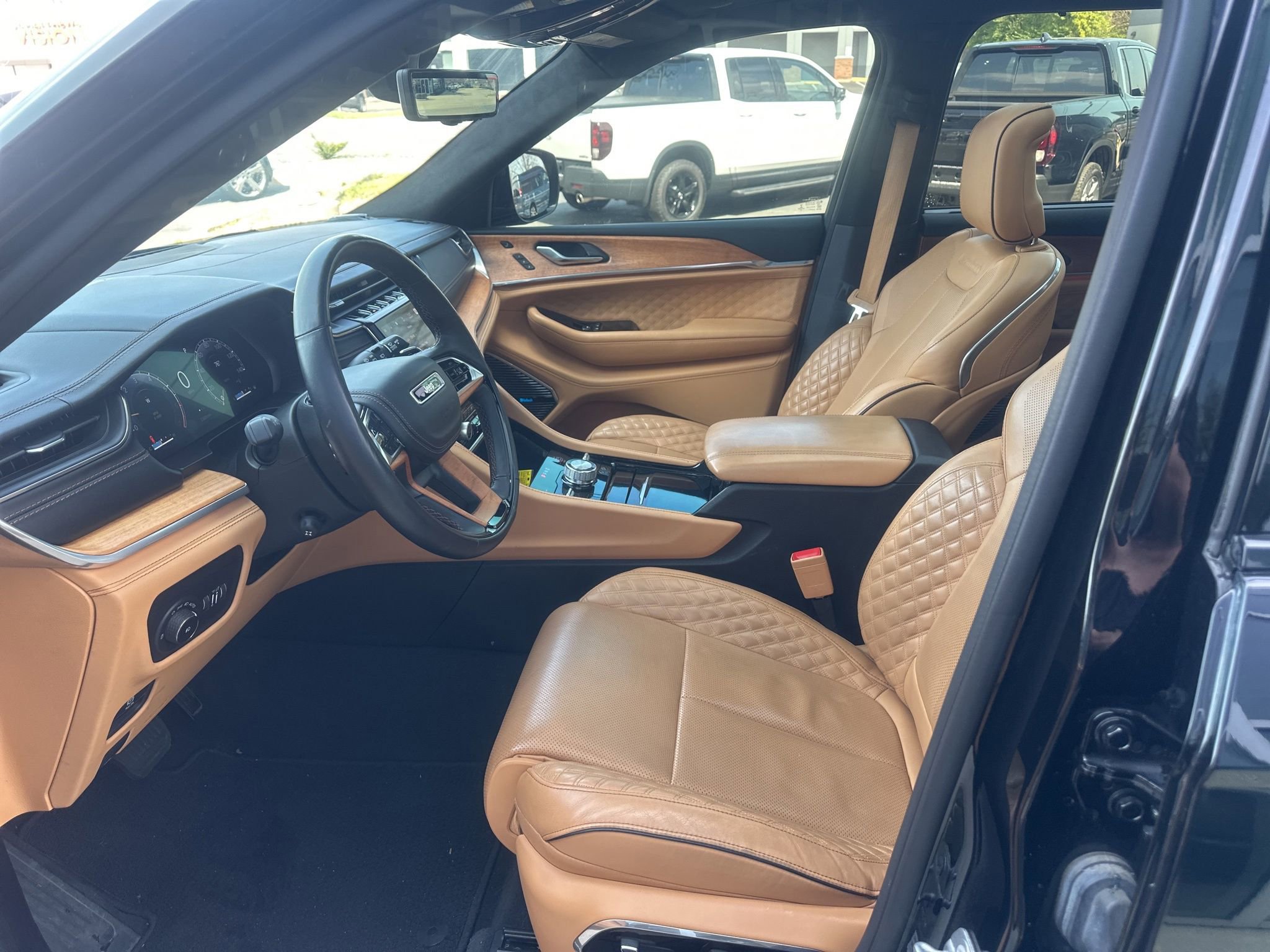 Used 2021 Jeep Grand Cherokee L Summit image 23