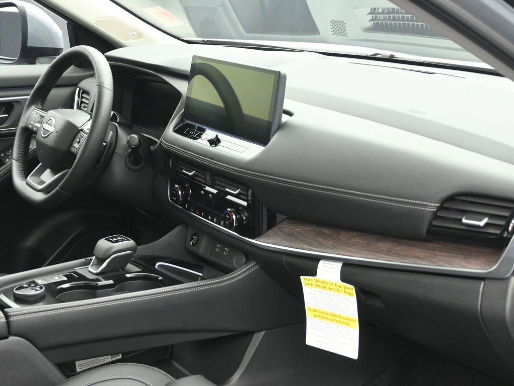 Certified 2025 Nissan Rogue Platinum w/ Tech Package image 6