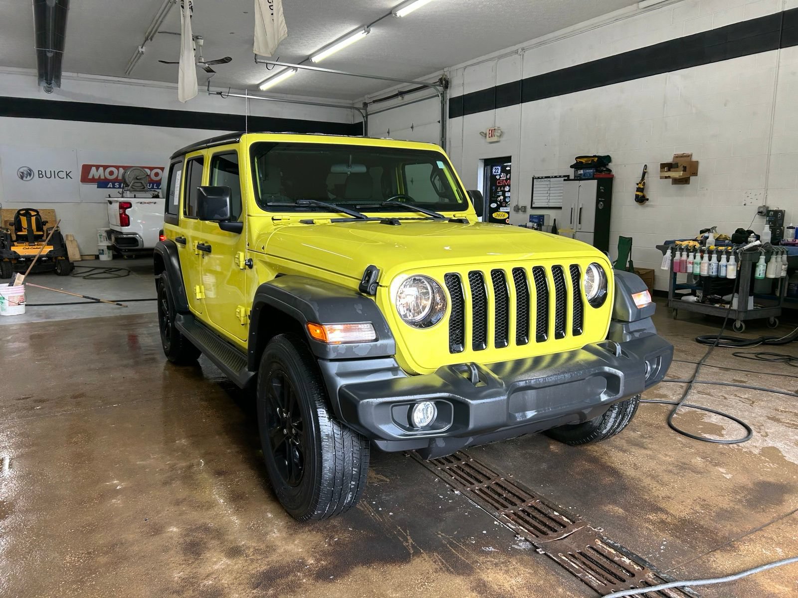 Certified 2023 Jeep Wrangler Unlimited Sport AWD/4WD image 11
