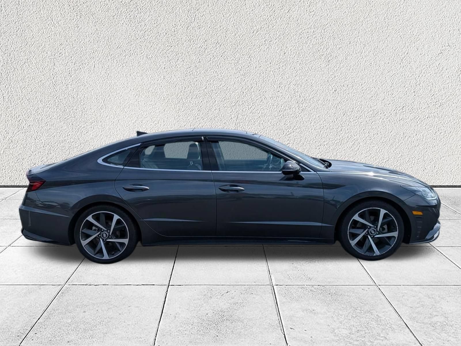 Used 2022 Hyundai Sonata SEL Plus w/ Preferred Accessory Package FWD image 2