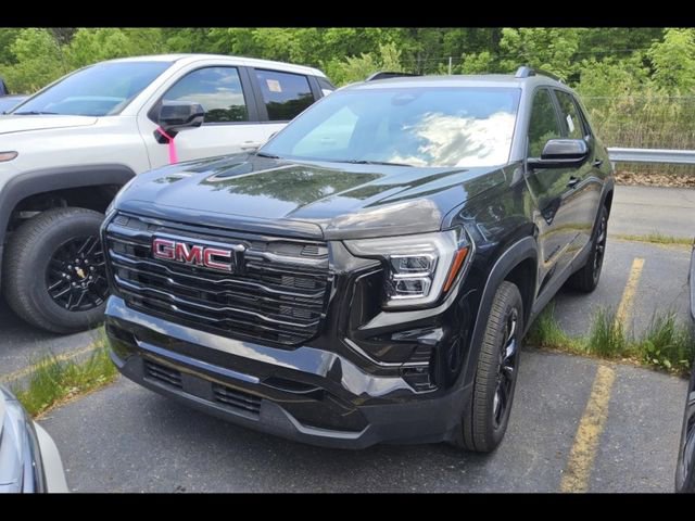 Used 2025 GMC Terrain Elevation w/ Technology Package II FWD image 3