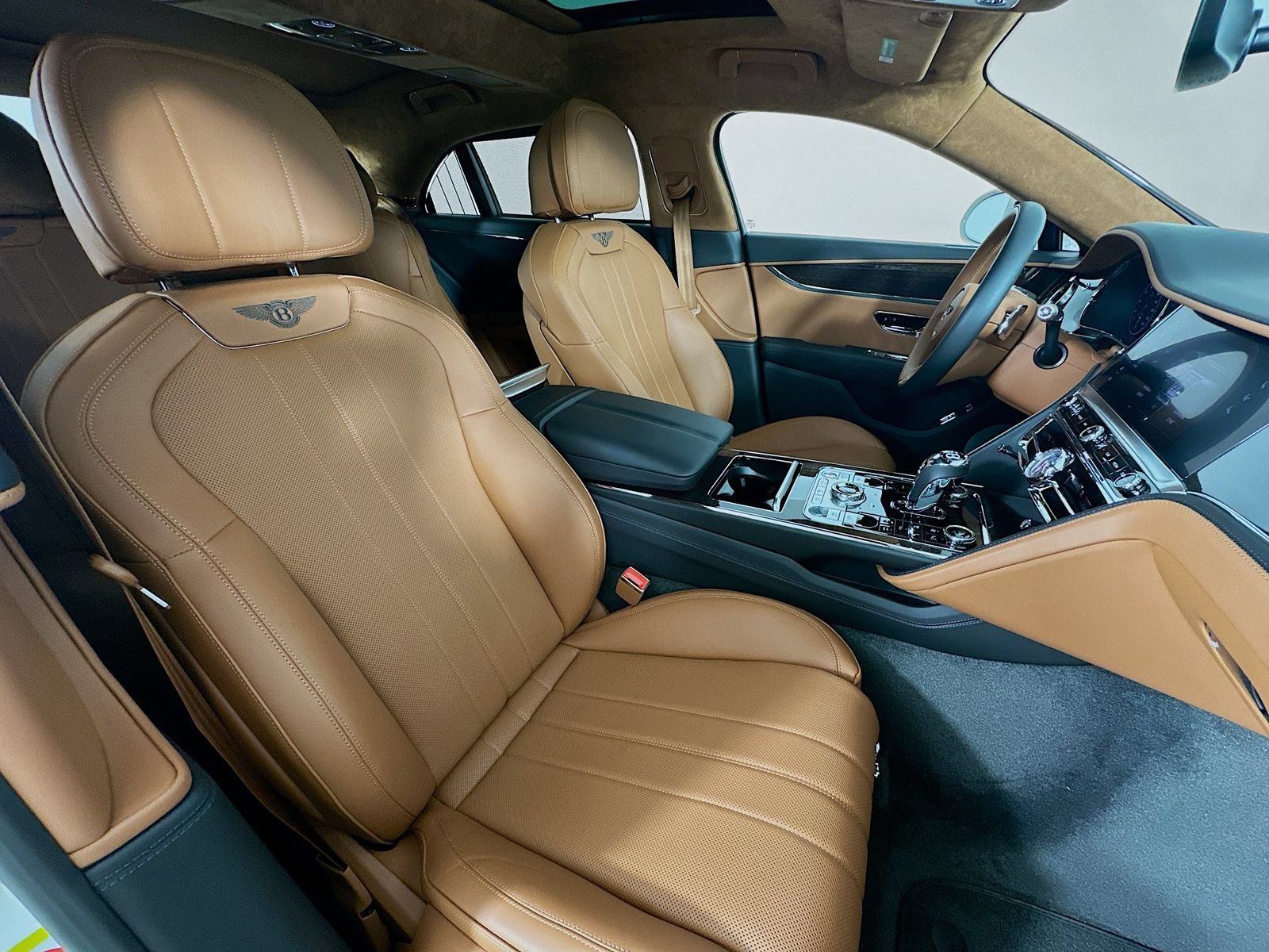 Used 2022 Bentley Flying Spur V8 AWD/4WD image 38