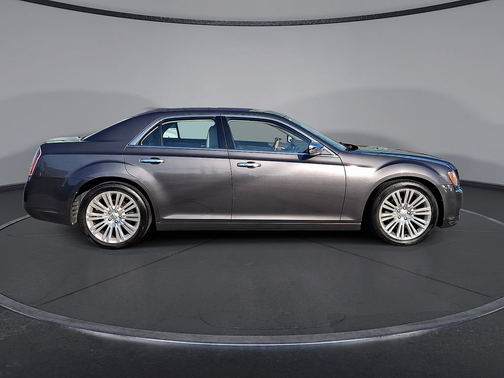 Used 2013 Chrysler 300 C w/ Light Group RWD image 9