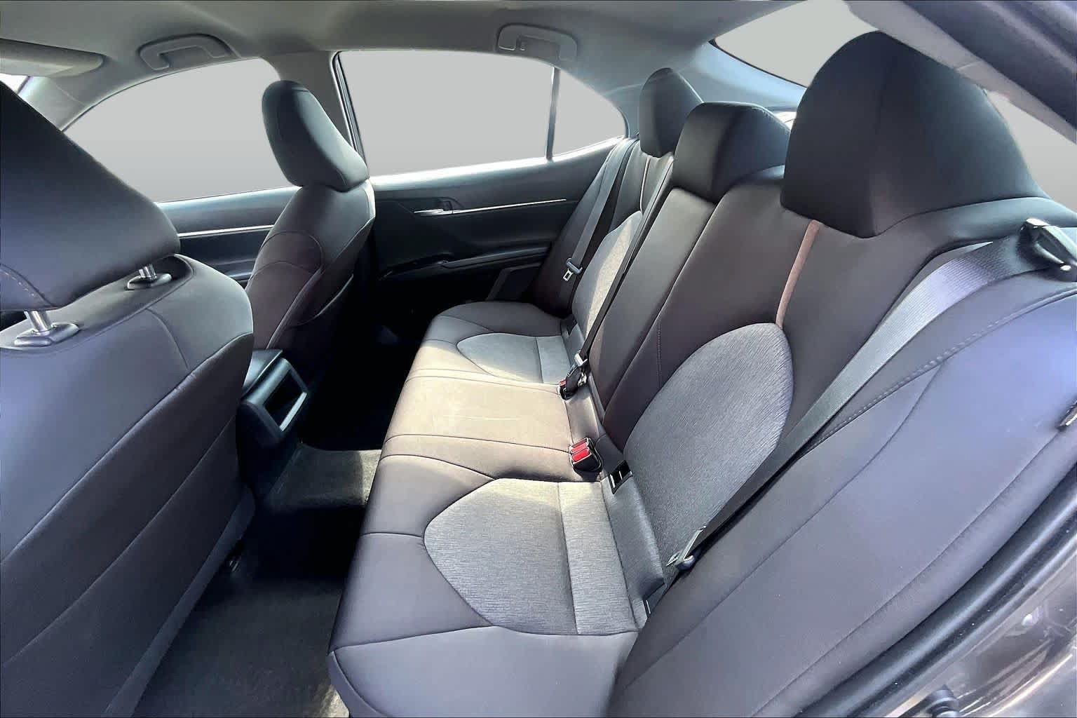 Used 2019 Toyota Camry LE FWD image 19