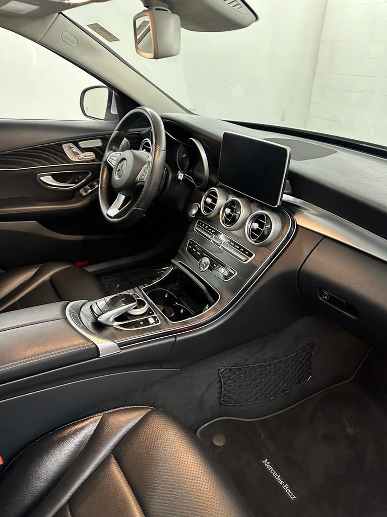 Used 2016 Mercedes-Benz C 300 4MATIC Sedan image 36
