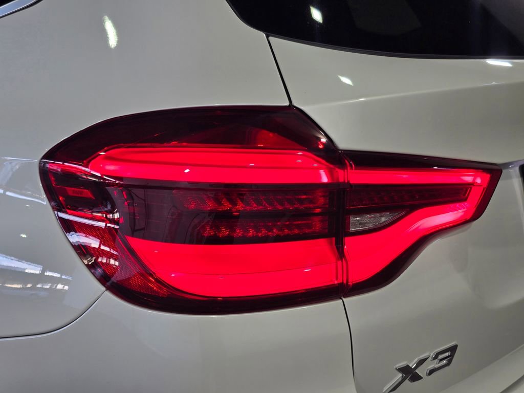 Used 2021 BMW X3 xDrive30e w/ Executive Package AWD/4WD image 10