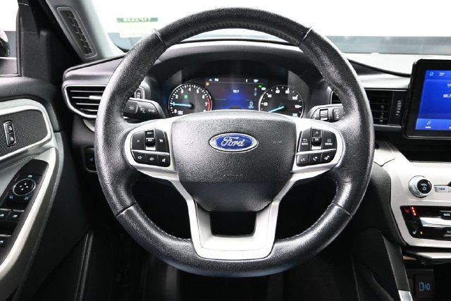 Used 2023 Ford Explorer XLT w/ XLT Sport Appearance Package AWD/4WD image 27
