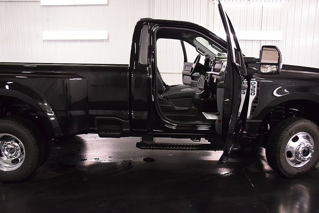 New 2026 Ford F350 XLT w/ 360-Degree Camera Package image 30