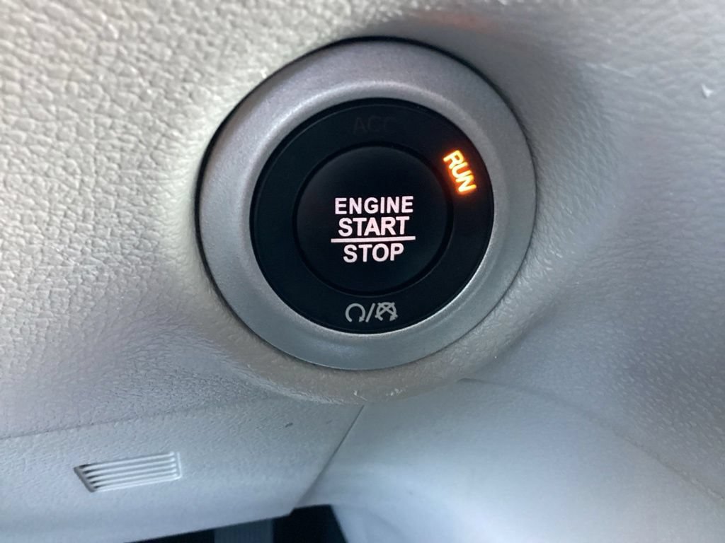 Used 2024 Chrysler Pacifica Touring-L FWD image 23