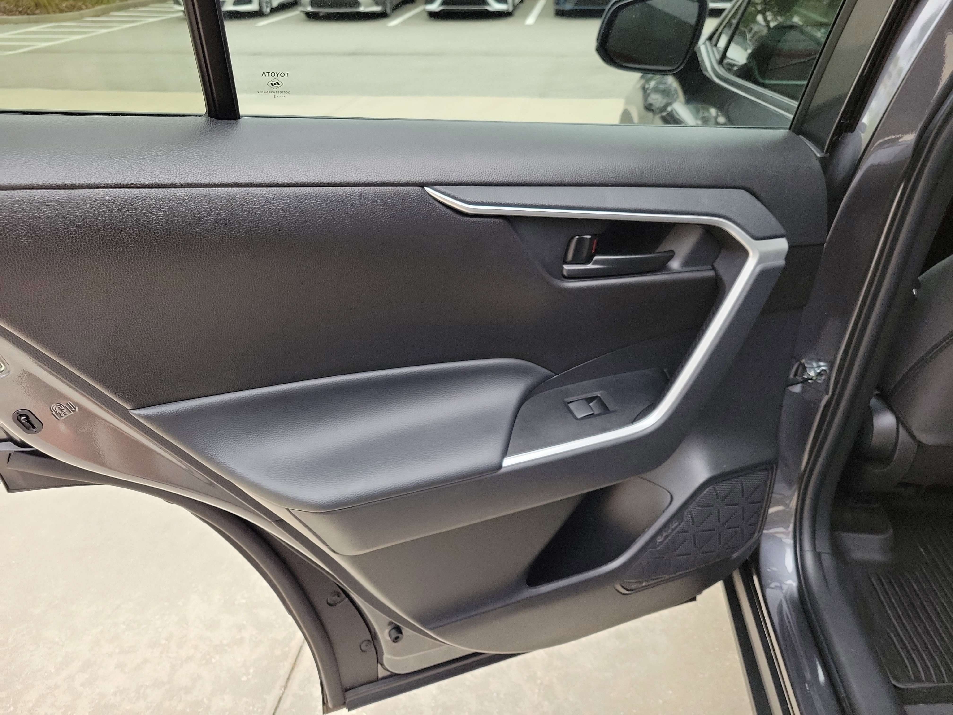 Certified 2023 Toyota RAV4 LE FWD image 28