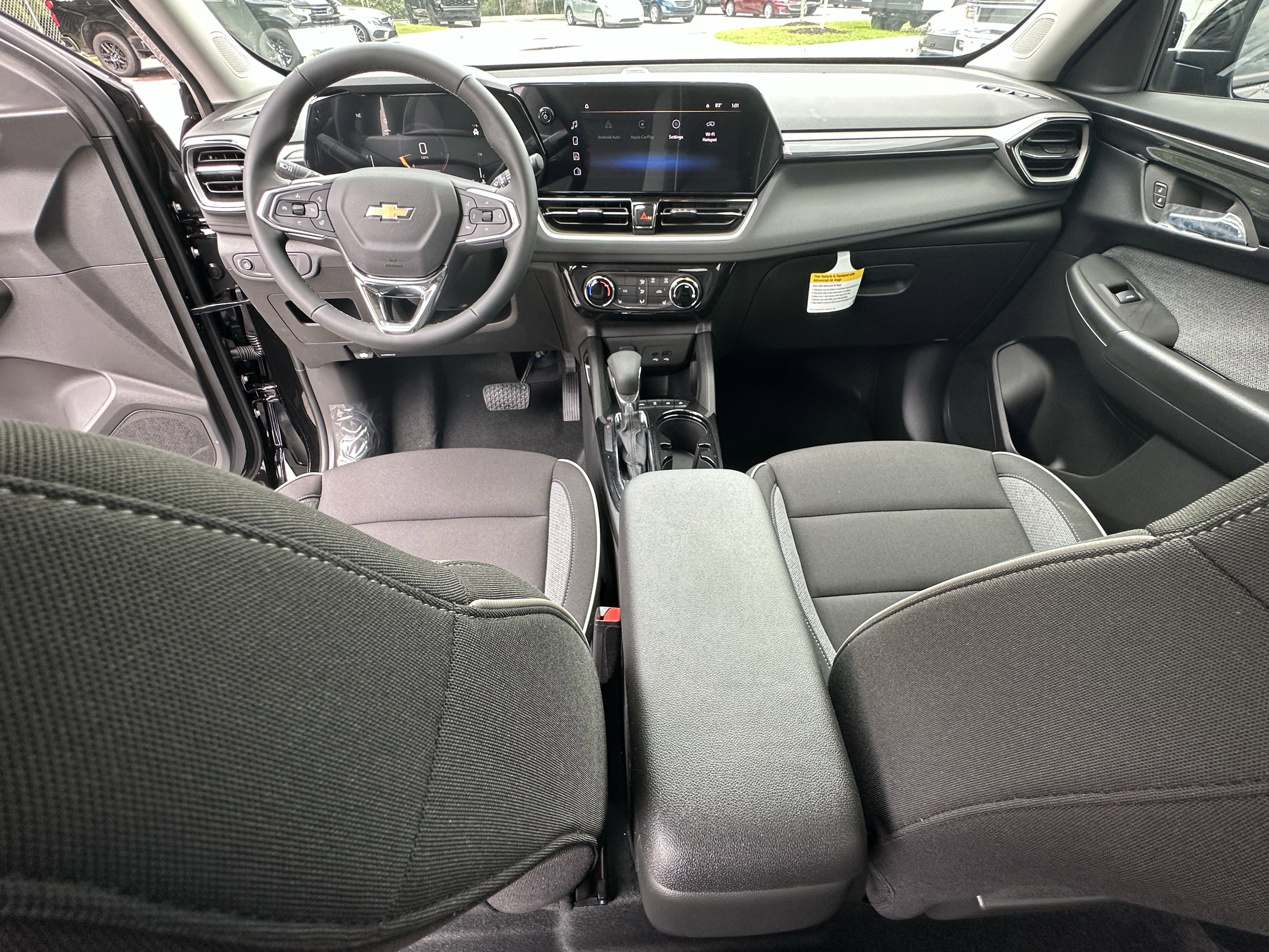 New 2026 Chevrolet TrailBlazer LT w/ LT Cold Weather Package FWD image 31