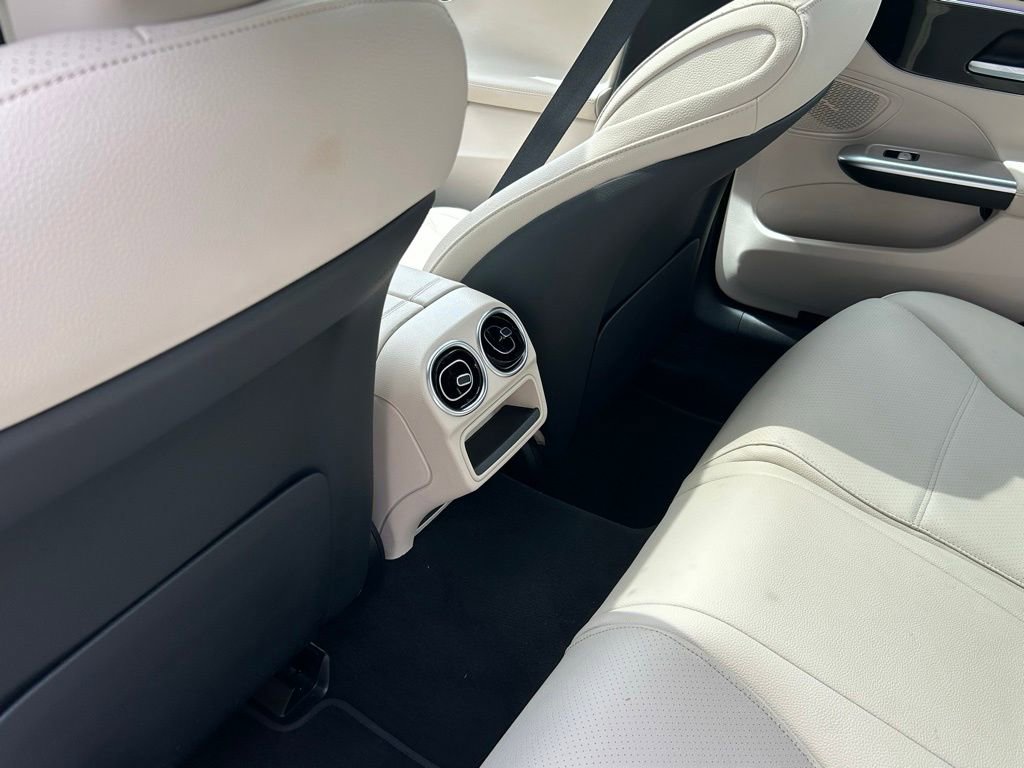 Used 2025 Mercedes-Benz C 300 4MATIC Sedan image 46