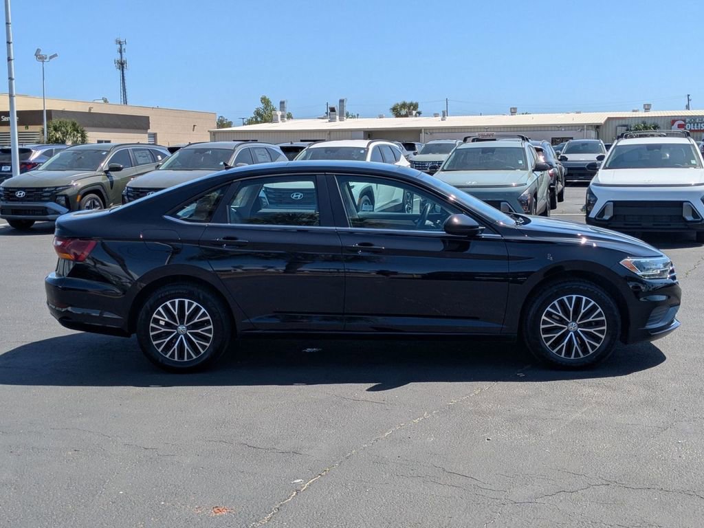 Used 2019 Volkswagen Jetta SE image 4