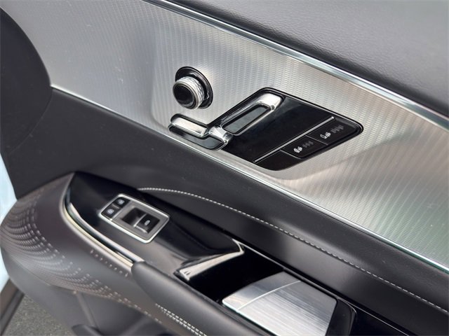 Used 2024 Cadillac Lyriq Tech image 16