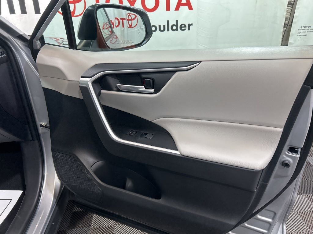 Used 2025 Toyota RAV4 XLE Premium image 8