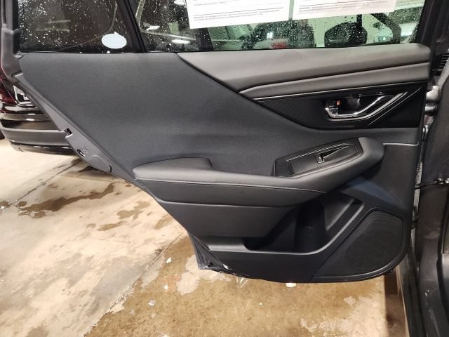 Used 2025 Subaru Outback Premium AWD/4WD image 24