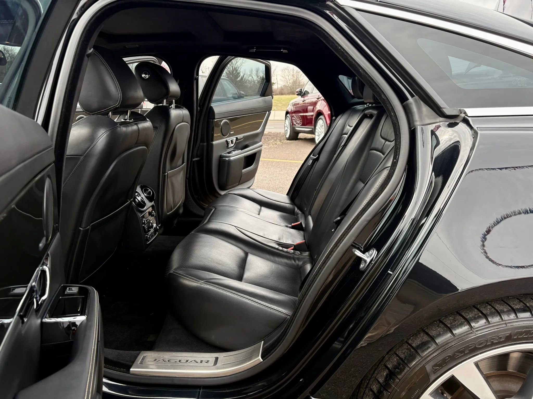 Used 2015 Jaguar XJ Supercharged image 20