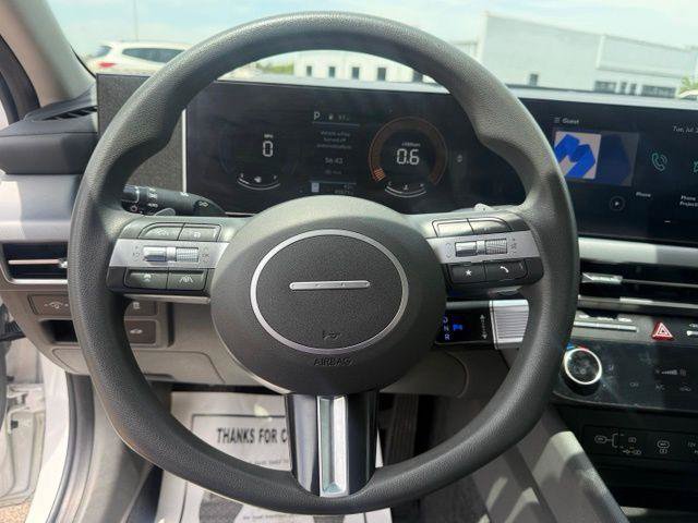 Used 2025 Hyundai Sonata SEL FWD image 10