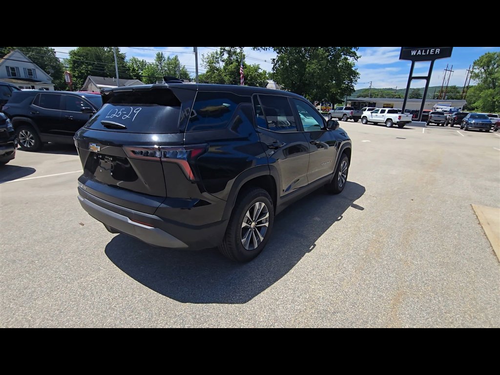 New 2026 Chevrolet Equinox LT w/ Convenience Package II image 8