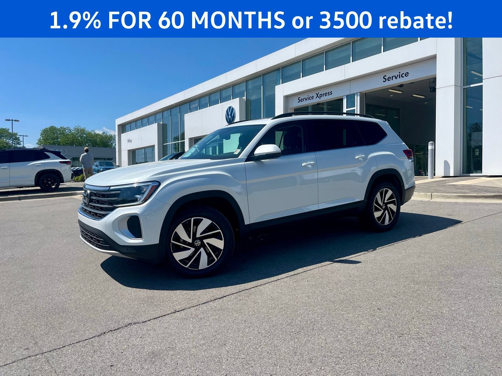 New 2026 Volkswagen Atlas SE FWD image 1