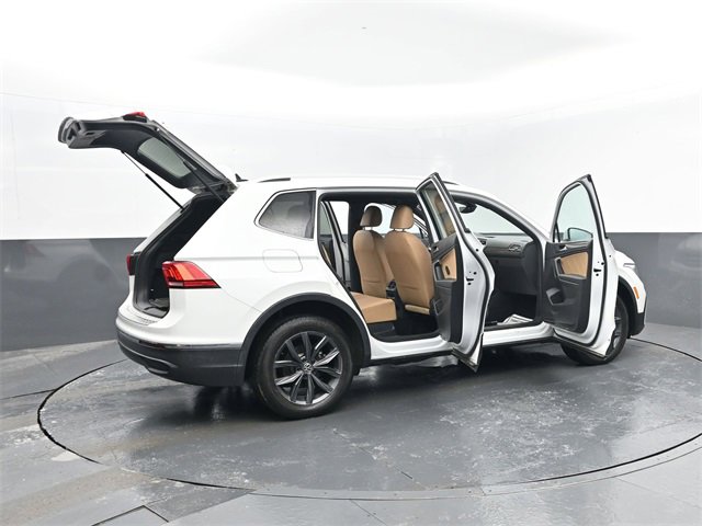Used 2022 Volkswagen Tiguan SE image 28