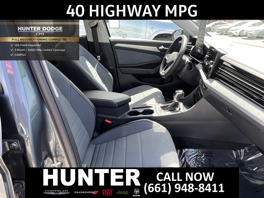 Used 2026 Volkswagen Jetta SE FWD image 18