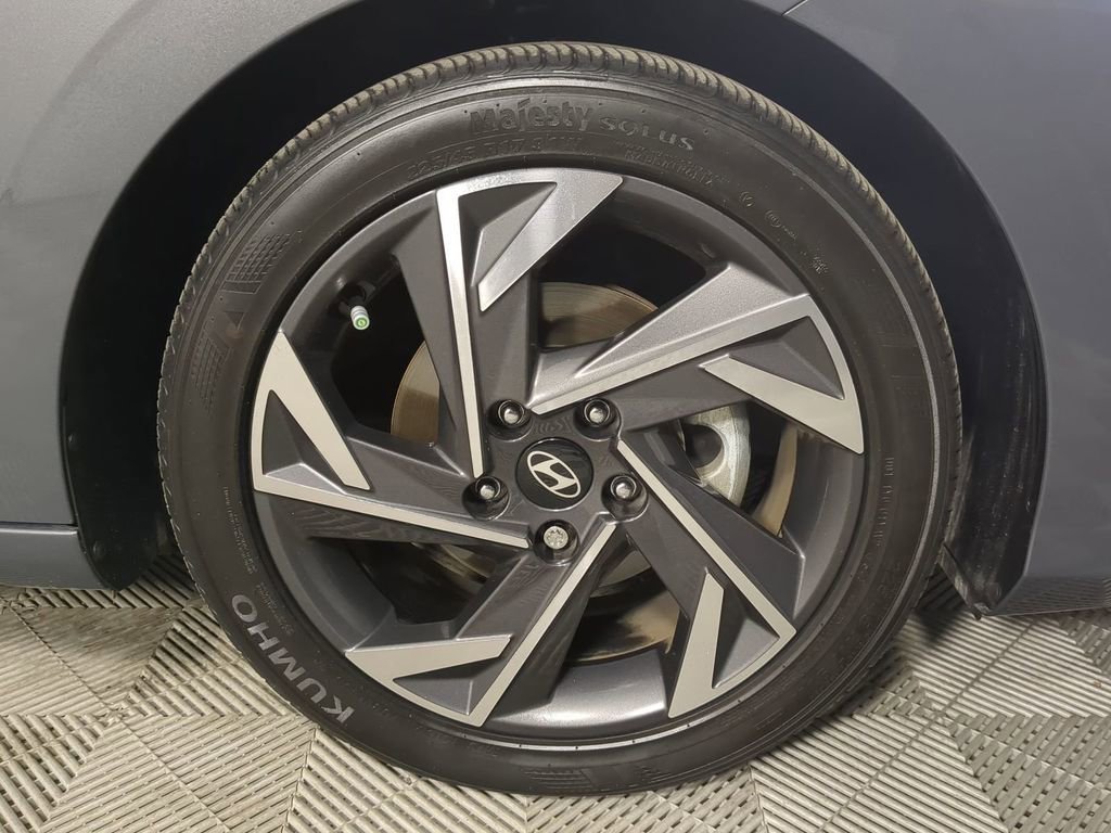 Certified 2024 Hyundai Elantra Limited image 11