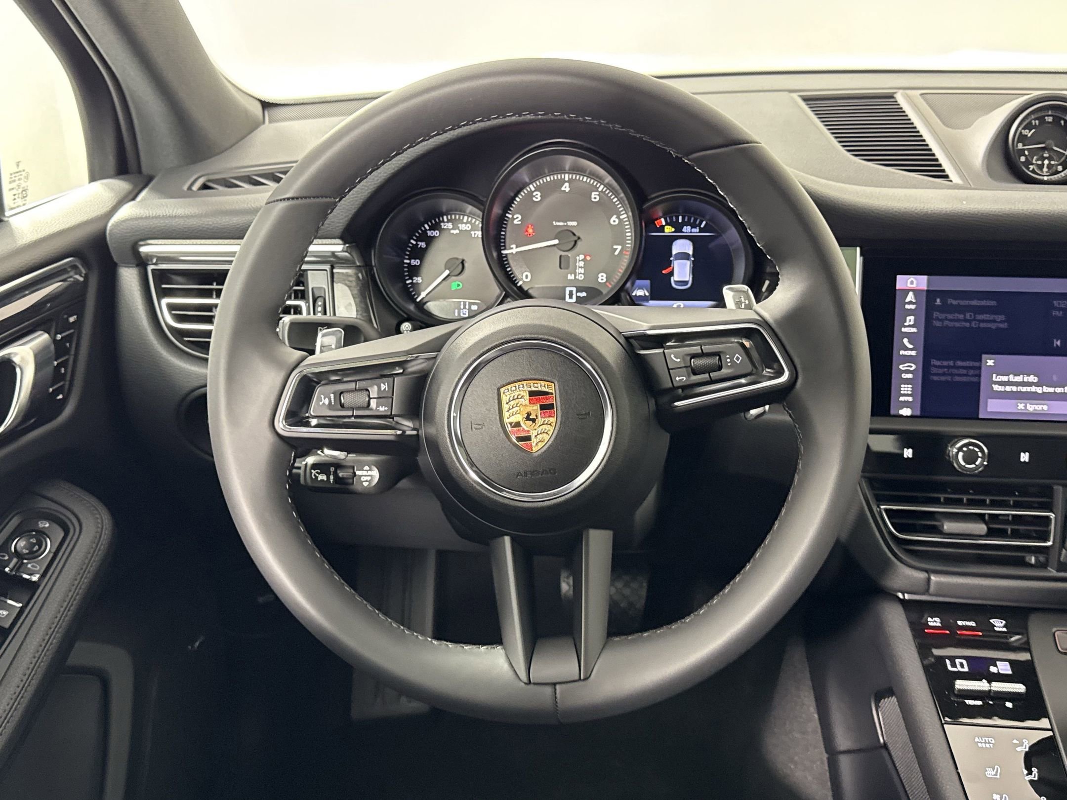 New 2025 Porsche Macan image 30