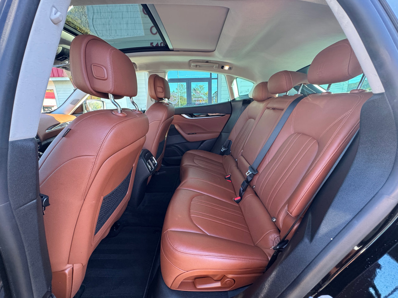 Used 2017 Maserati Levante image 13