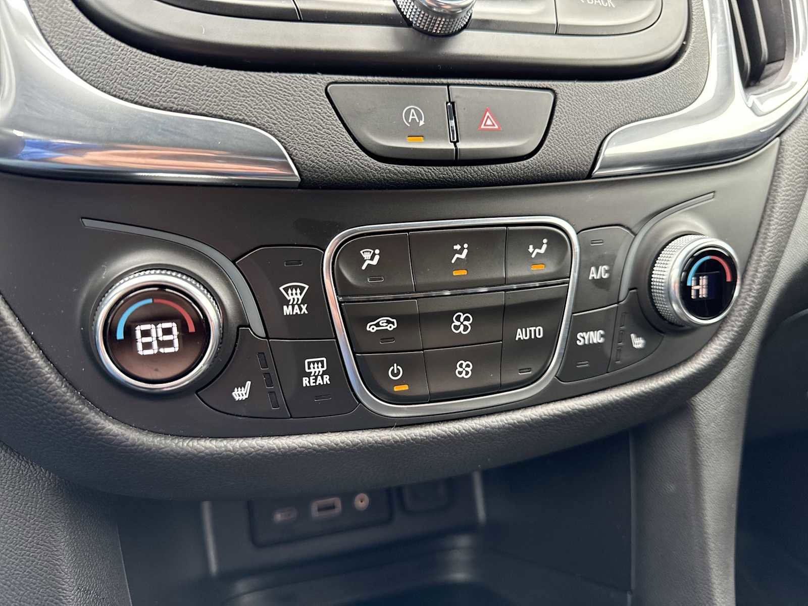 Certified 2024 Chevrolet Equinox LT FWD image 16