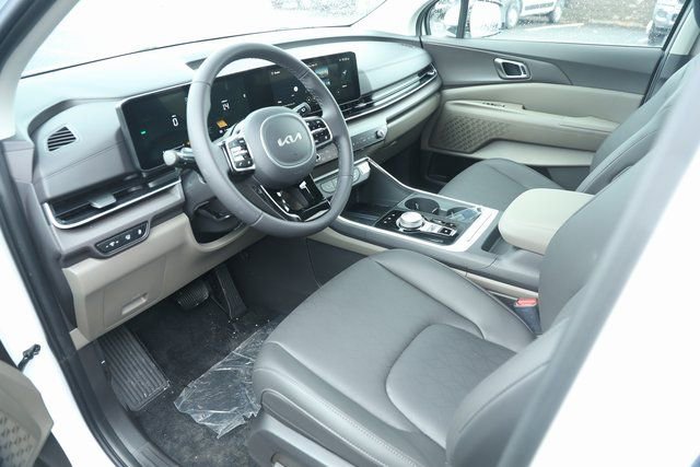 New 2025 Kia Carnival EX image 8