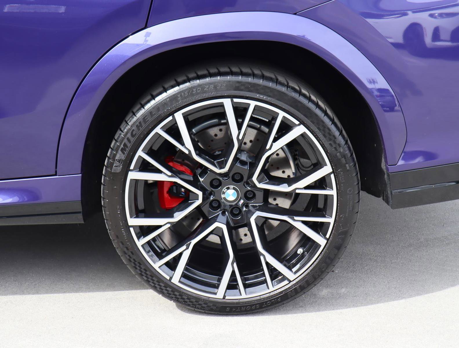 Used 2024 BMW X6 M Competition w/ Executive Package image 8