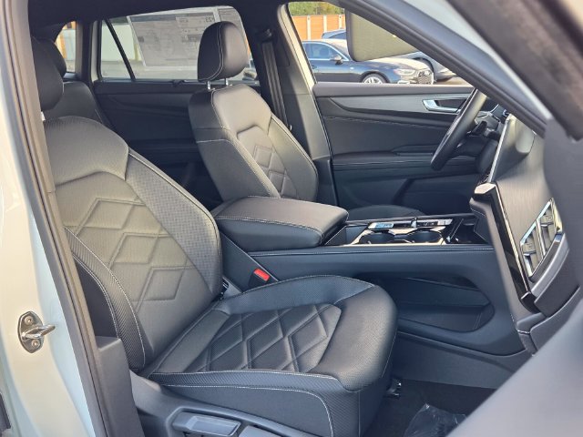 New 2026 Volkswagen Atlas Cross Sport SE FWD image 17