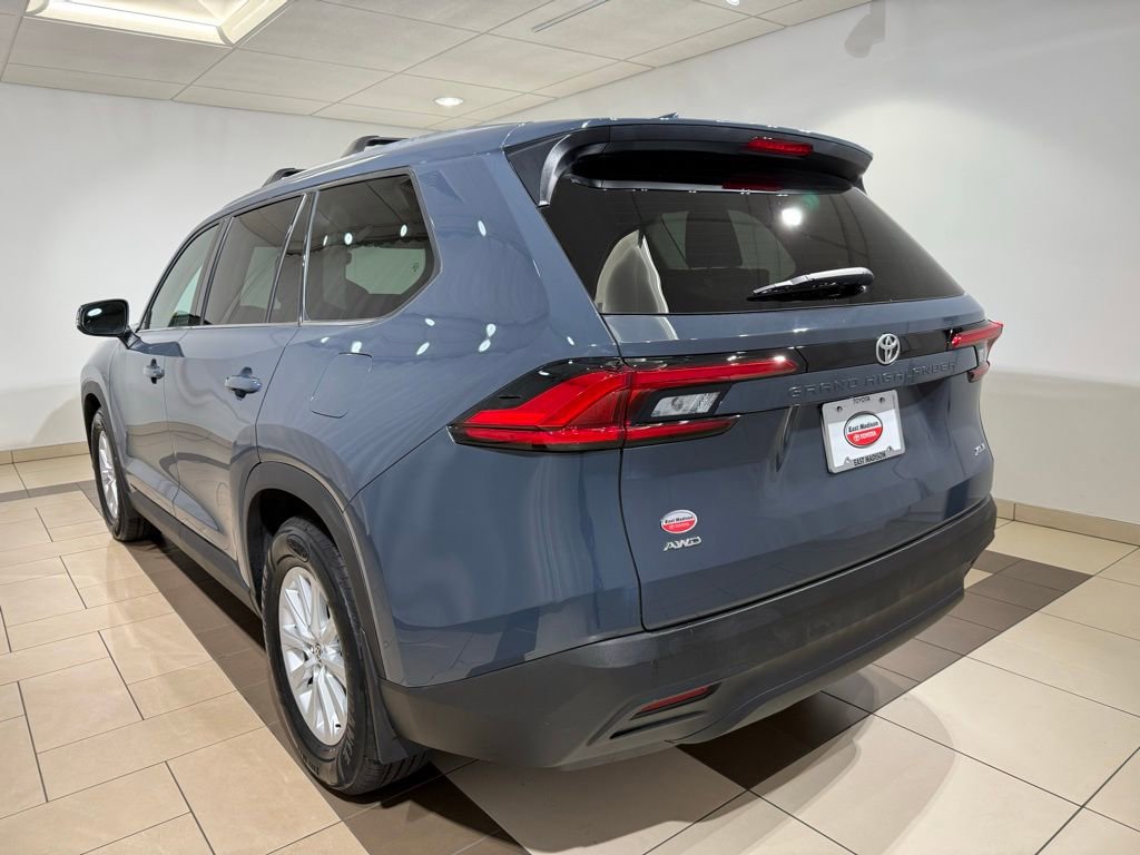Certified 2024 Toyota Grand Highlander AWD image 3