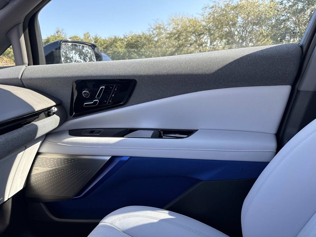 New 2026 Cadillac Optiq Sport 2 image 22