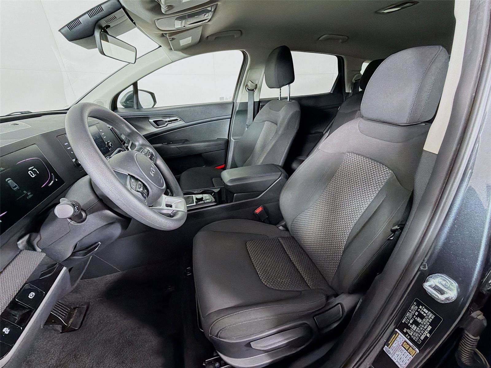 Used 2024 Kia Sportage LX image 11