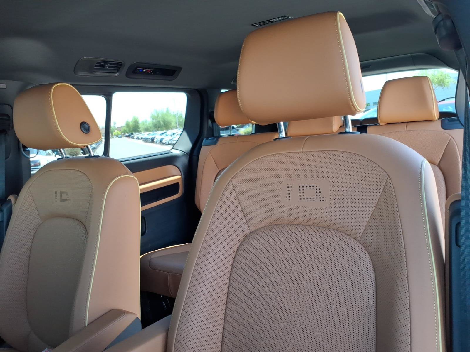 Certified 2025 Volkswagen ID. Buzz Pro S RWD image 20