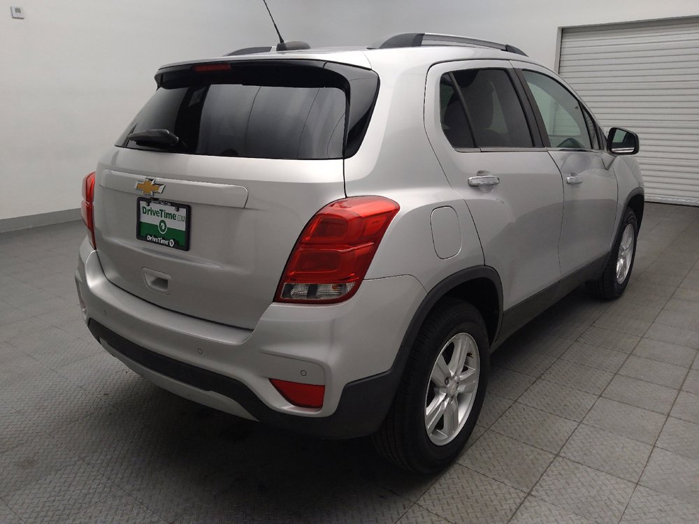 Used 2017 Chevrolet Trax LT w/ Sun & Sound Package AWD/4WD image 9